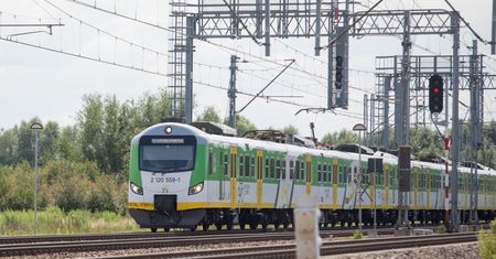 Śmiertelne potrącenie na torach w Błoniu. Na miejsce jedzie prokurator