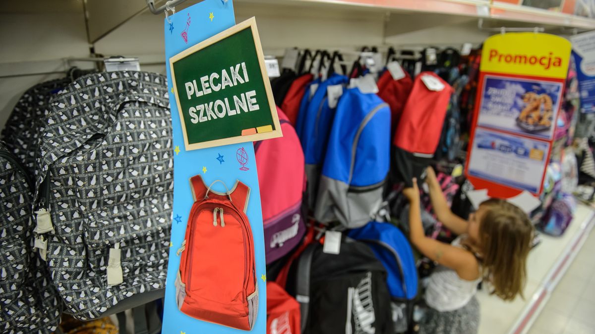 W dziewięciu na dziesięć rodzin to dzieci decydują, jakie ubrania i przybory kupić do szkoły