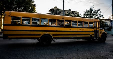 USA. Nastolatka została zgwałcona w autobusie szkolnym