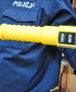 Pijany wiózł 30 małych dzieci koło Łodzi. Miał prawie dwa promile