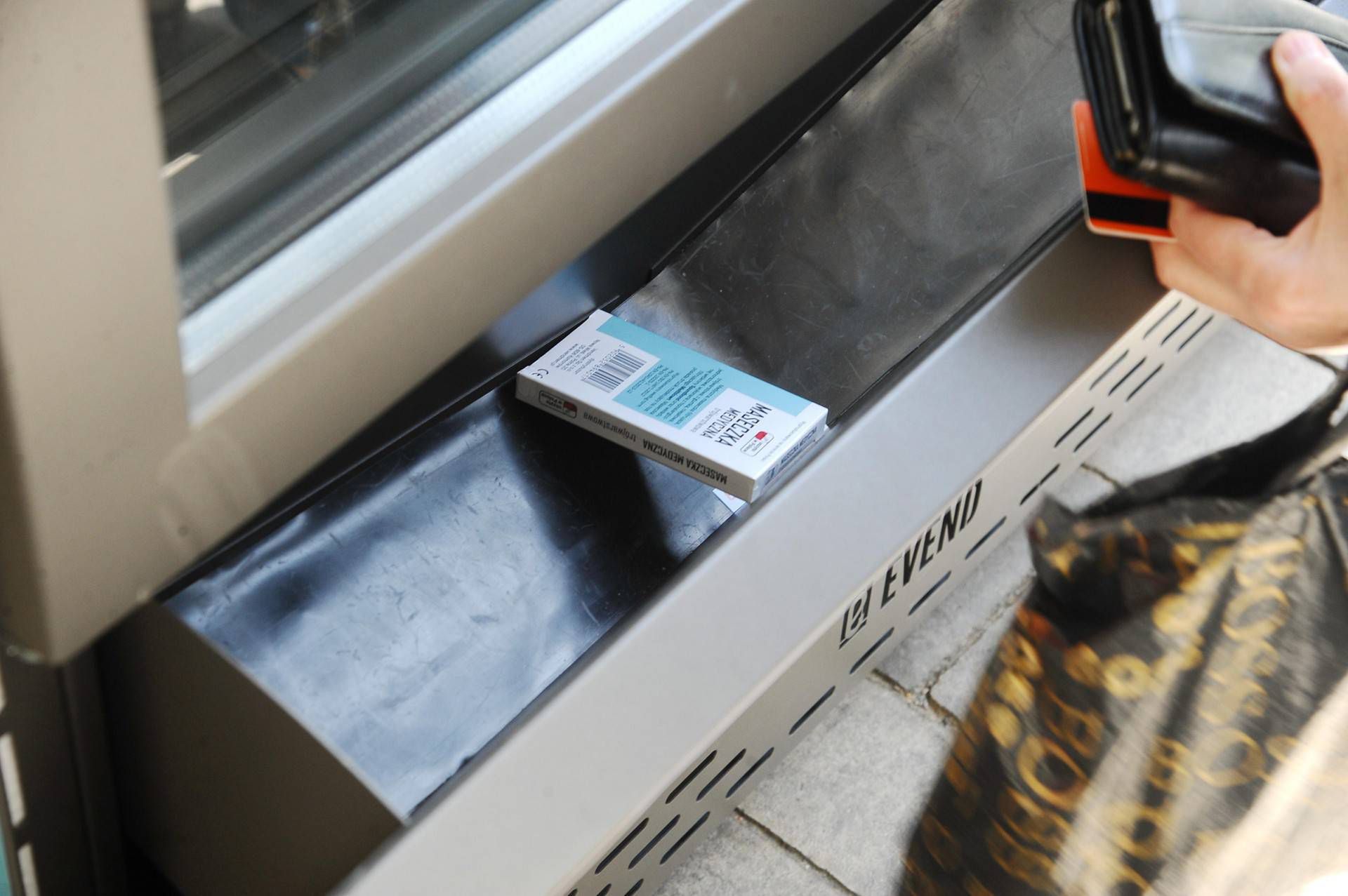 Maseczkomat w Warszawie