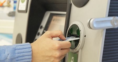 Zgubił kartę płatniczą. Stracił 10 tys. zł przez prosty błąd