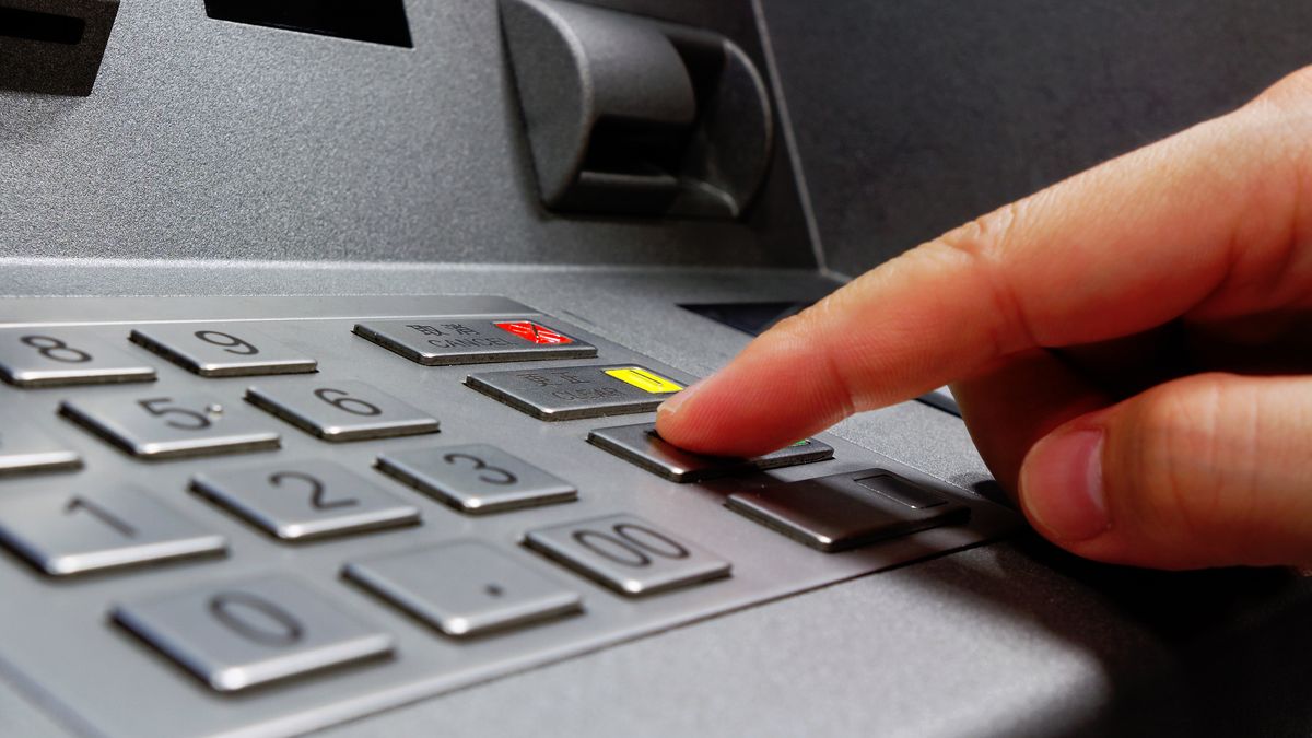 Ataków na bankomaty przybywa 