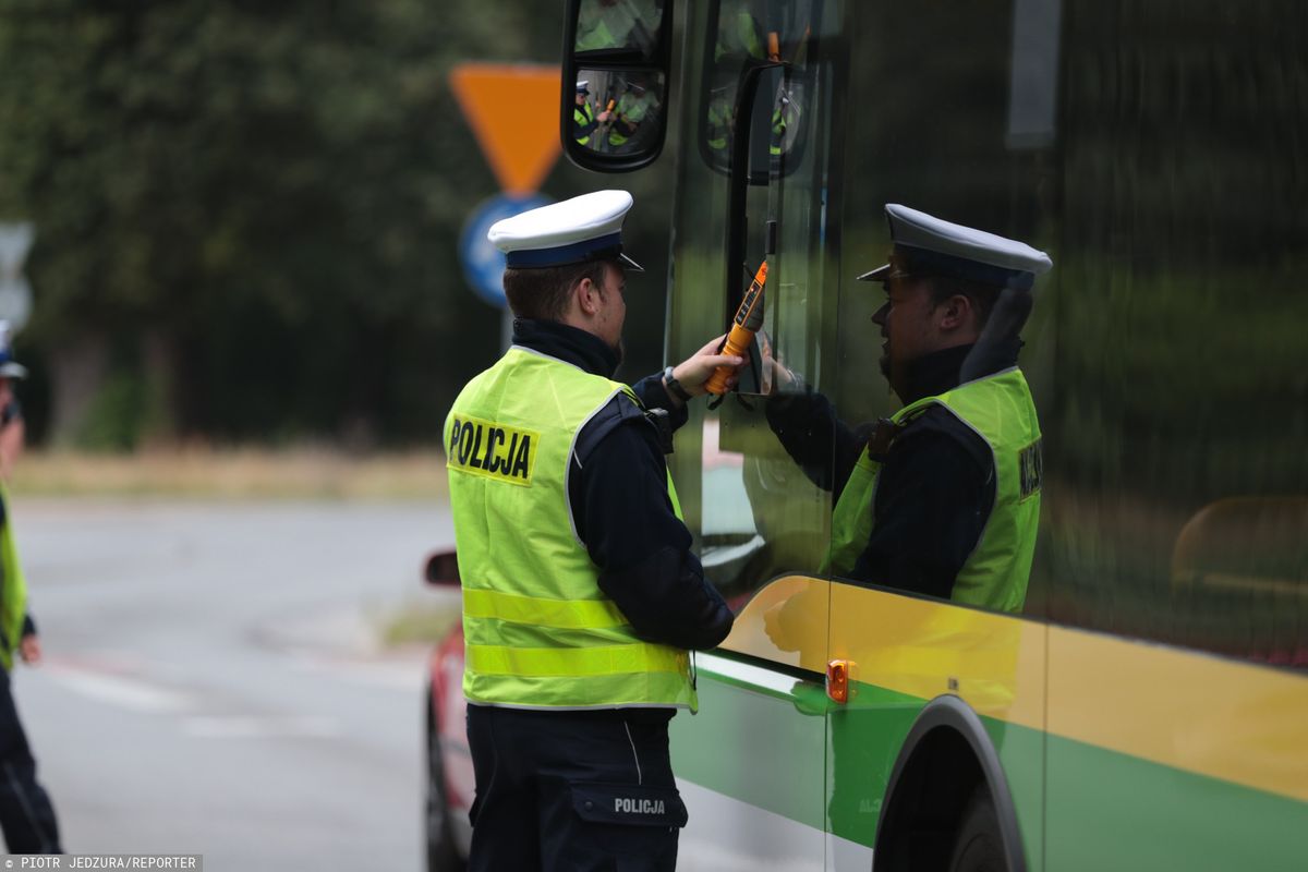 Śląsk. Pijany kierowca bez prawa jazdy woził pasażerów autobusem w Będzinie