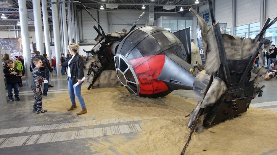 Tie-Fighter z "Gwiezdne wojny: Przebudzenie Mocy" w skali 1:1           