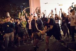 Hongkong. Opozycja pokazała czerwoną kartkę władzom miasta