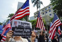 Hongkong. Manifestanci przed konsulatem USA: "Prezydencie Trump, prosimy"