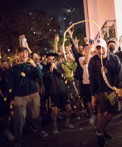 Hongkong. Opozycja pokazała czerwoną kartkę władzom miasta