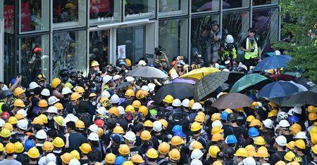 Szef linii lotniczych w Hongkongu odchodzi. PAP: to wynik presji Pekinu