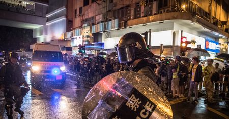 Hongkong. Protesty się nasilają, policja używa broni