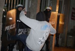 Konin. Protesty przed komendą policji po śmierci postrzelonego 21-latka. "Wyciągnijcie broń i nas zastrzelcie"