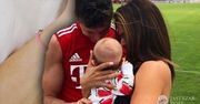 Anna Lewandowska pokazała jak kibicuje Robertowi Lewandowskiemu. Nie zabrakło też małej Klary!