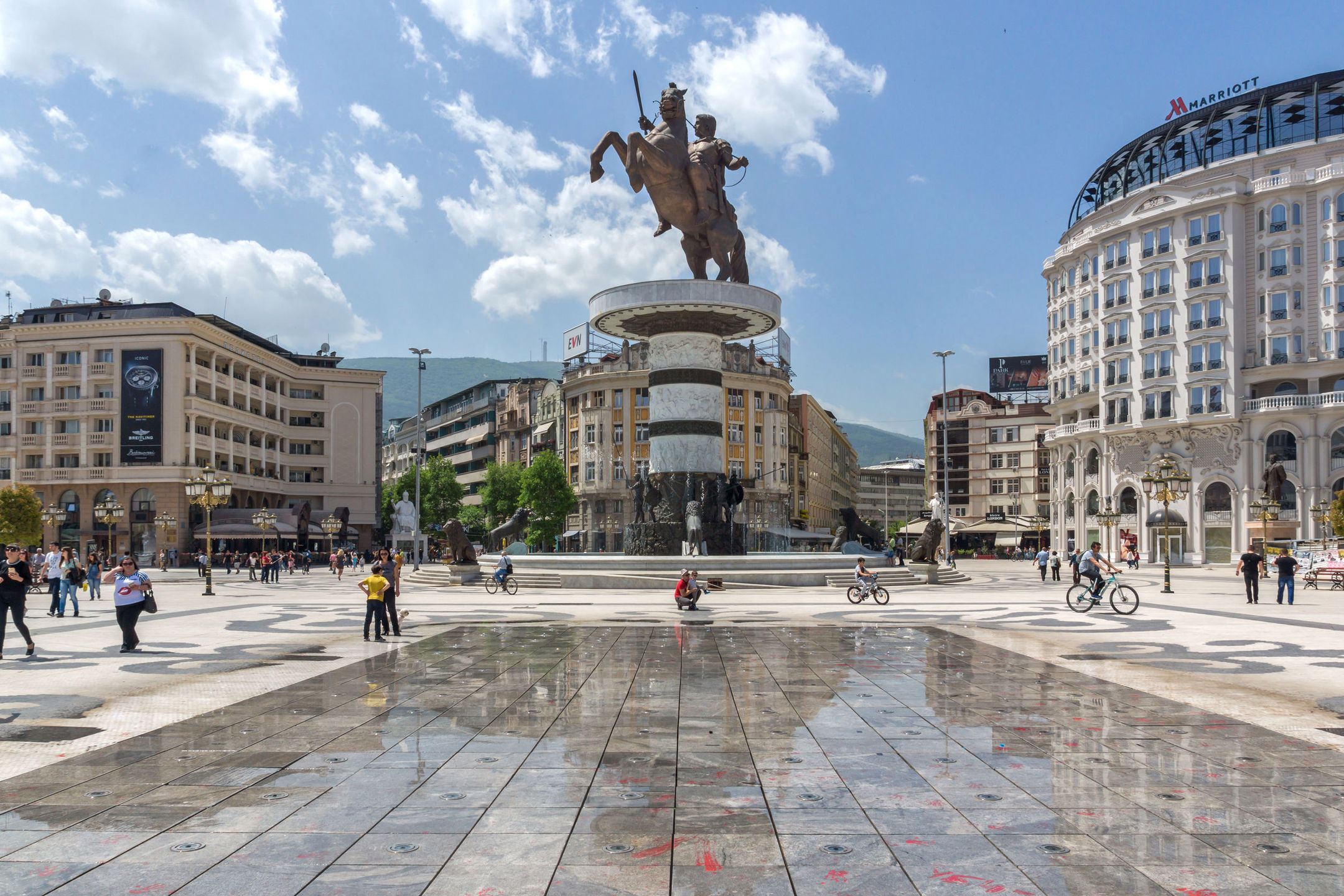 Pomnik Aleksandra Wielkiego w Skopje, stolicy Macedonii