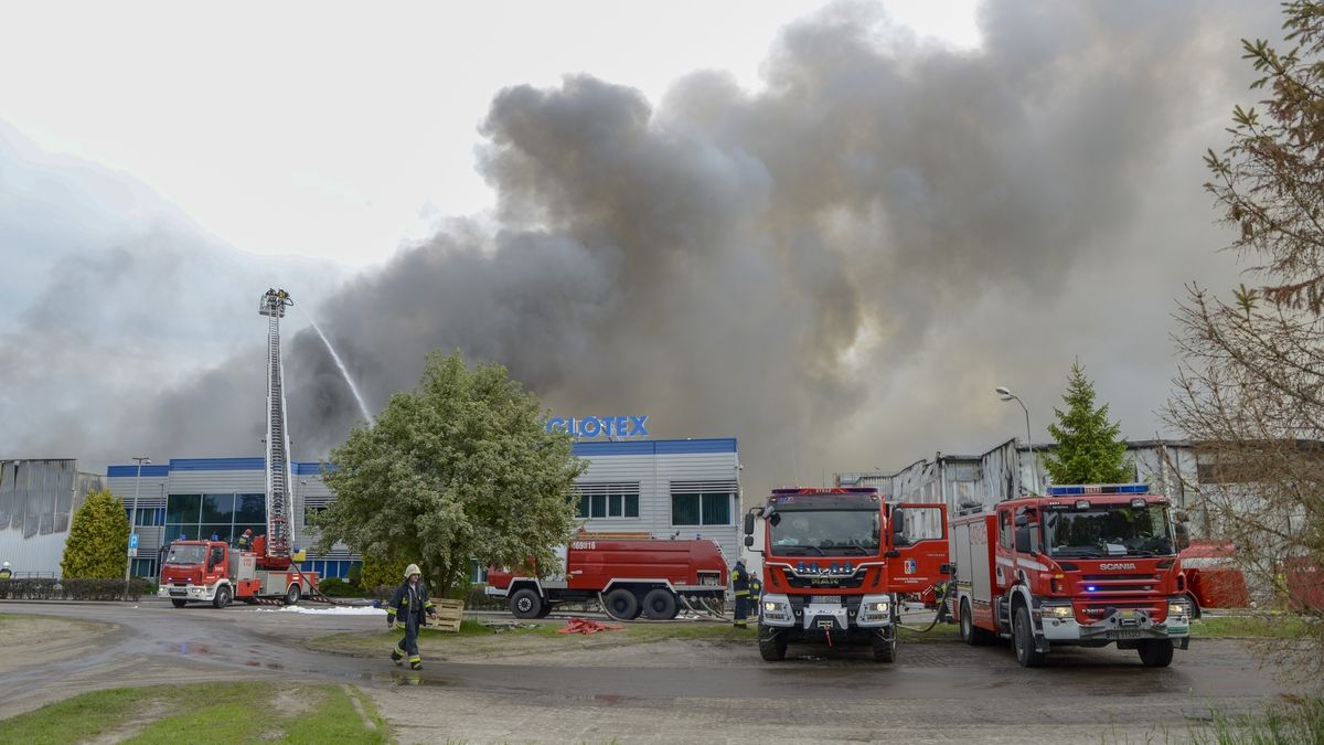 Iglotex. Pożar hali produkcyjnej w Skórczu na Pomorzu