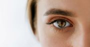#Siłakobiecości. 7 sposobów na pielęgnację skóry wokół oczu
