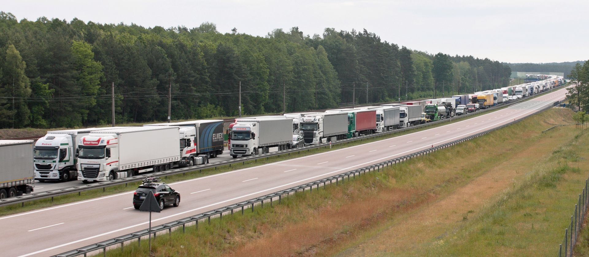 Utrudnienia są spowodowane budową mostu