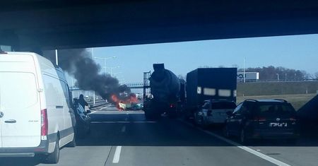 Gigantyczny korek na A4. Pasażer seicento spłonął żywcem
