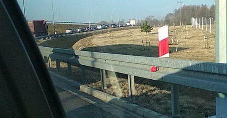 Zablokowana autostrada A1. "Otwórzcie bramki"