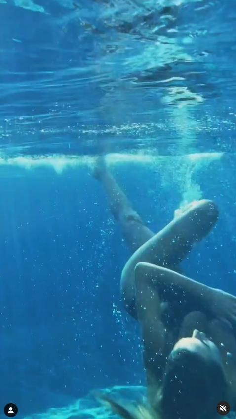 Marcelina Zawadzka pozuje na basenie. Skrin Instagram