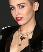 Miley Cyrus już nie jest grzeczną dziewczynką