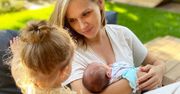 Agnieszka Kaczorowska nagrała córki podczas wspólnej zabawy. Wzruszające, z jaką czułością Emilka traktuje Gabi