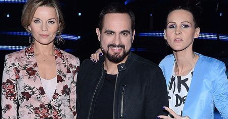 Jury Mam talent: Agnieszka Chylińska w rockowej stylizacji, Małgorzata Foremniak w kwiecistym garniturze i Agustin Egurrola w czerni