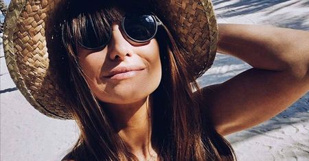 Anna Lewandowska z dużym brzuszkiem na plaży o zachodzie słońca. Magiczne zdjęcie oczarowało internautów