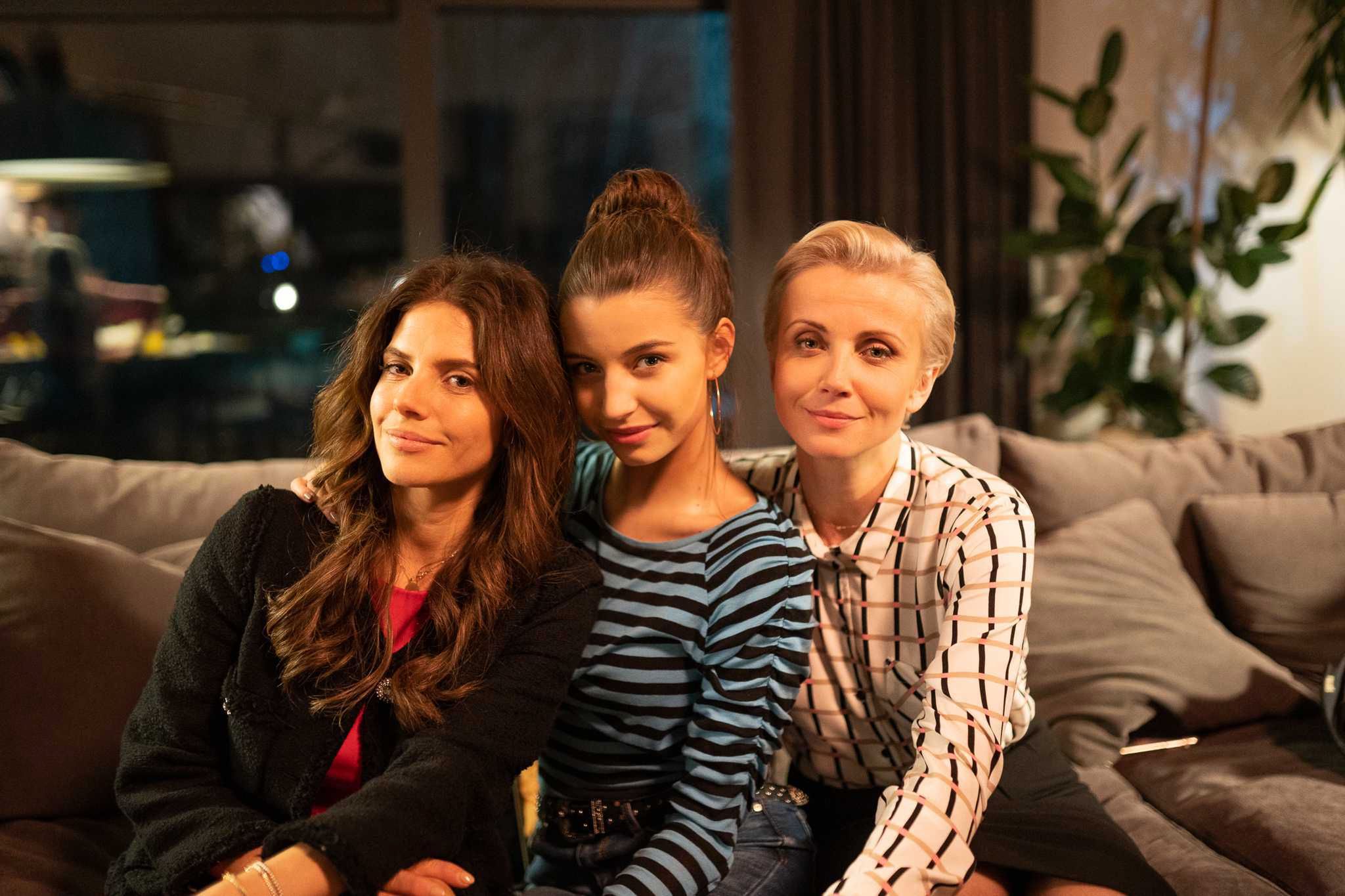 Zawsze warto Marta (Weronika Rosati), Ada (Julia Wieniawa), Dorota (Katarzyna Zielińska)