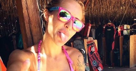 Też widzicie tu Ewę Chodakowską? No to jesteście w błędzie. Trenerka doczekała się znanej bliźniaczki