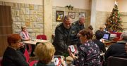Strażacy rozdawali czujki czadu pilskim seniorom