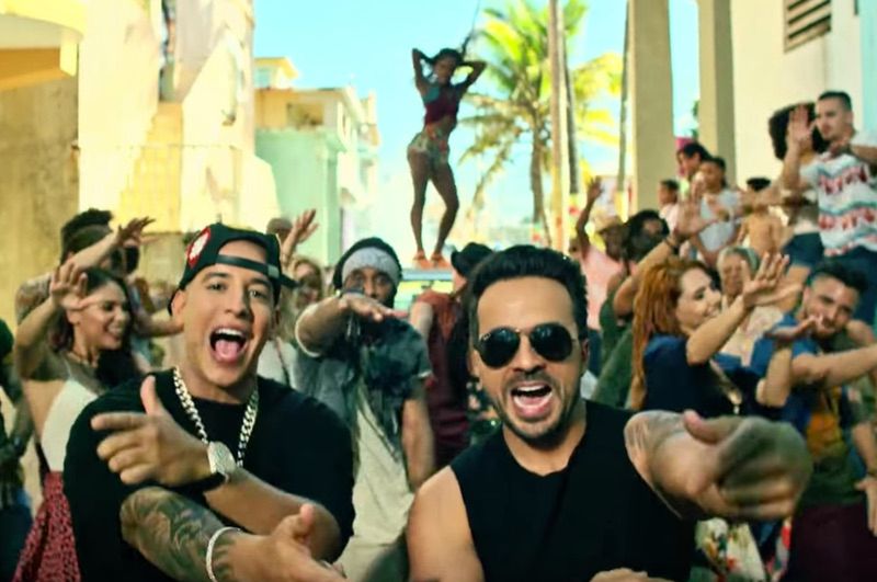 Turyści jadą zobaczyć, gdzie kręcono "Despacito". Biedne miasto przeżywa oblężenie