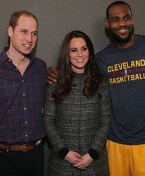 Znany koszykarz złamał etykietę, objął księżną Kate