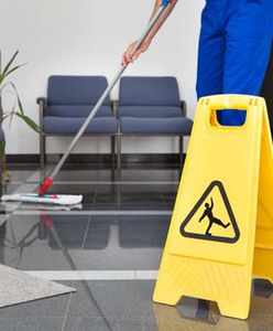 Milioner sprząta ulice