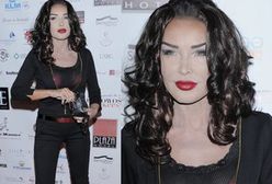 Ewa Minge z czerwonym stanikiem na wierzchu