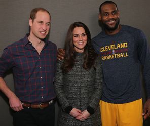 Znany koszykarz złamał etykietę, objął księżną Kate