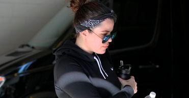 Khloe Kardashian w dresie po treningu