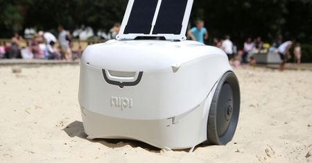 Lodówka Nipi Cooler przechowa żywność i naładuje telefon