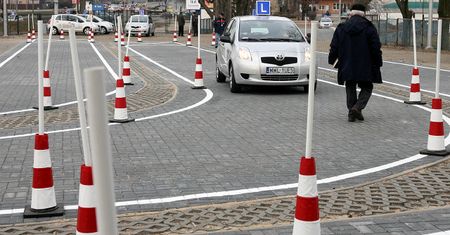 Prawo jazdy: na egzamin samochodem szkoły jazdy