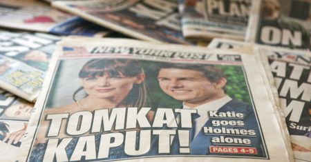 Dziennikarze w poważnych tarapatach. "To marsz zombi"