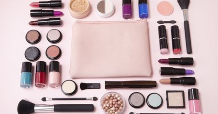 Śliczne kosmetyczki, w których zmieścisz wiele produktów. Pasują do każdej torebki