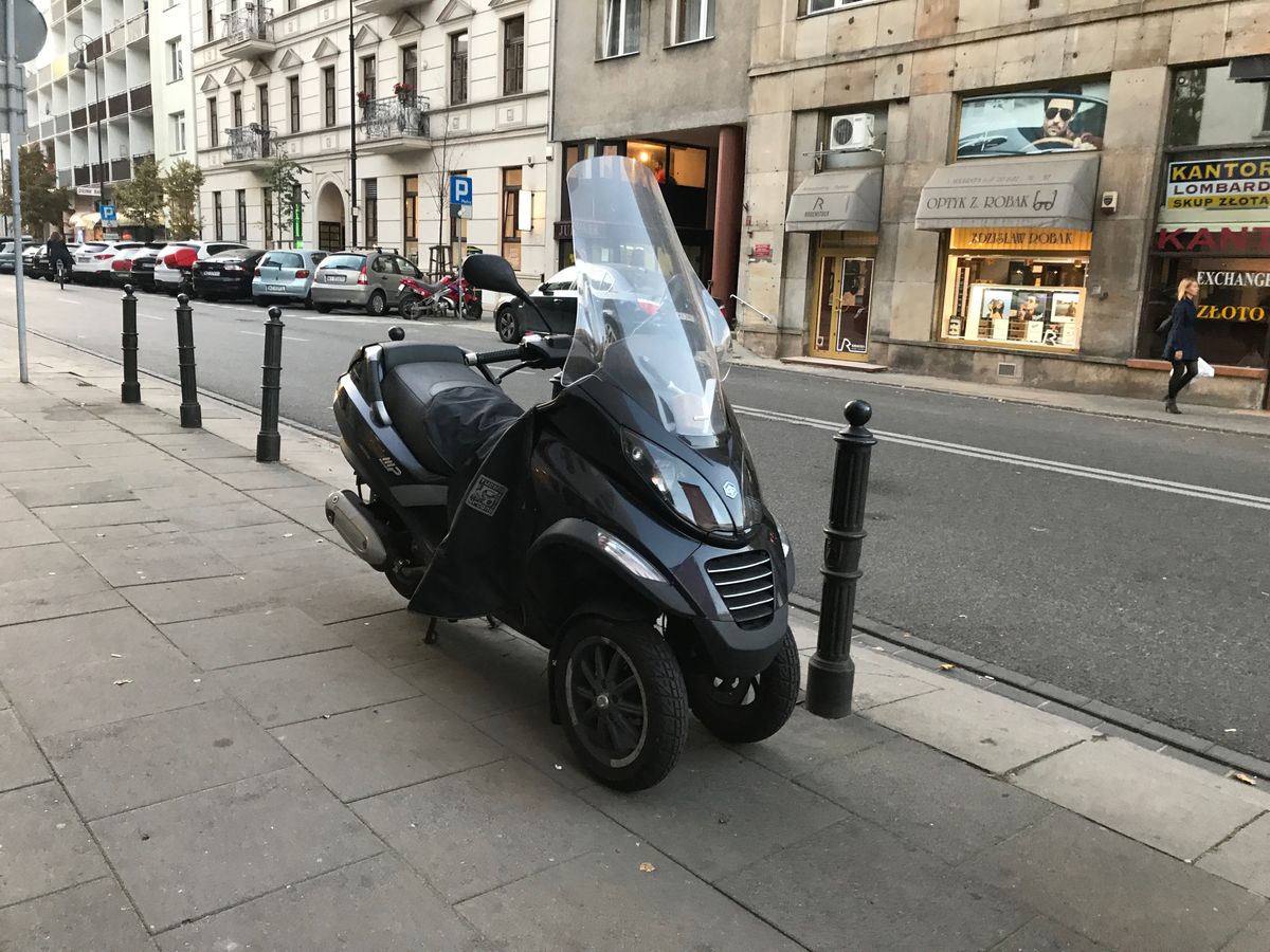 Nowe uprawnienia dla kierowców. Na prawo jazdy kat. B pojadą trójkołowcami