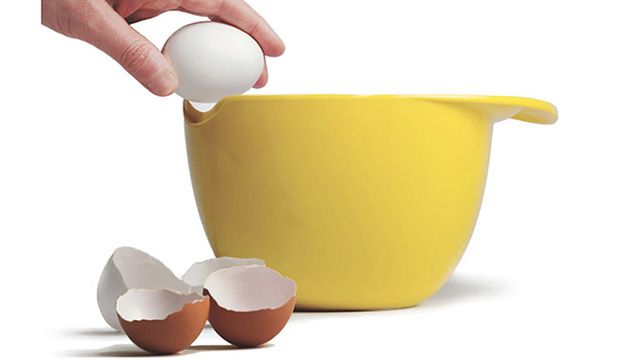 Crackpot - miska stworzona do rozbijania jajek