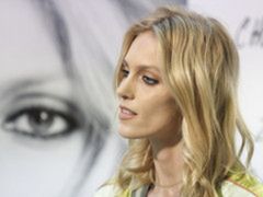 Smutna Anja Rubik promuje swoje perfumy we Wrocławiu