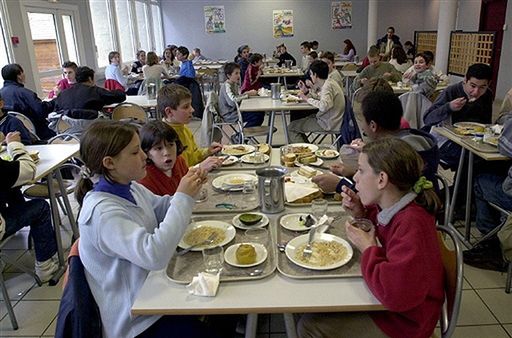 Marnują się pieniądze na dożywianie