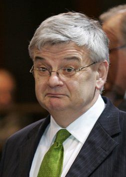 Joschka Fischer ostrzega przed trwałym podziałem Europy