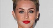 Miley Cyrus - makijaż i pedicure do poprawki!
