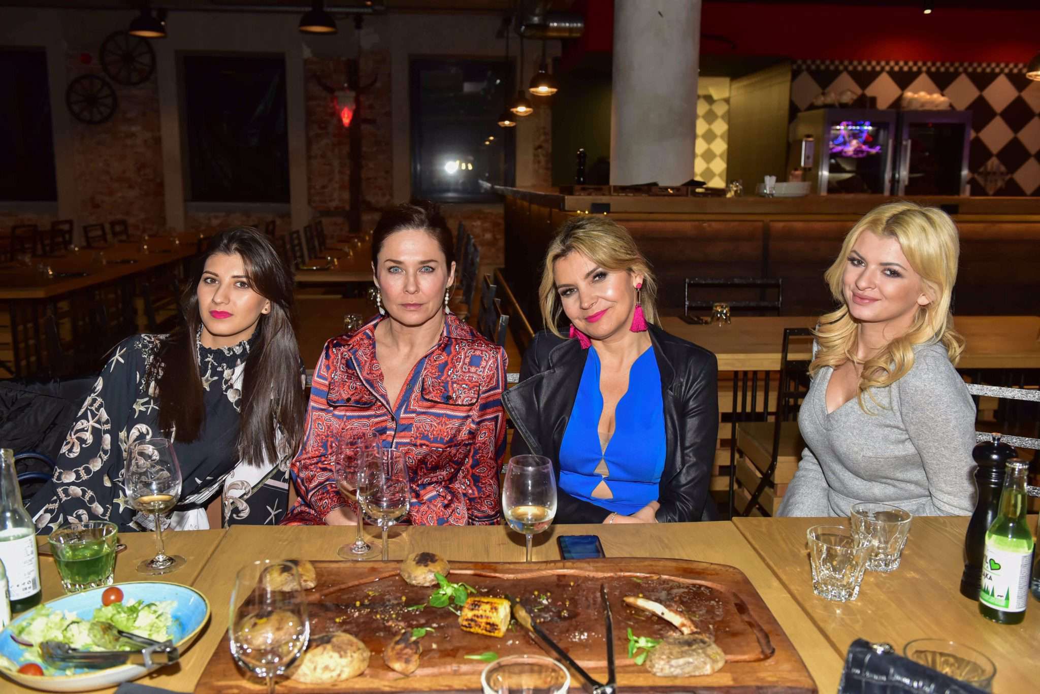 Karolina Nowakowska, Dorota Naruszewicz, Klaudia Wiśniowska, Kasia Vu Manh,  Aldona Wleklak
