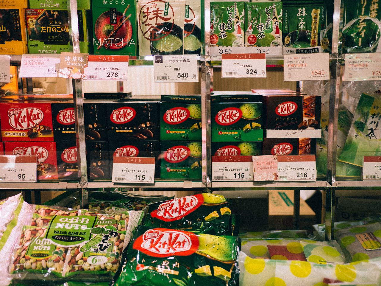 Po różowych, czas na zielone. Z Japonii do Polski dotrą batony KitKat Green Tea Matcha