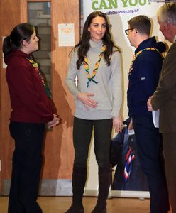 Księżna Kate ukrywa ciążowy brzuszek?