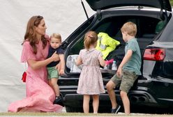 Księżna Kate z dziećmi na rowerach. Rozkoszne chwile!